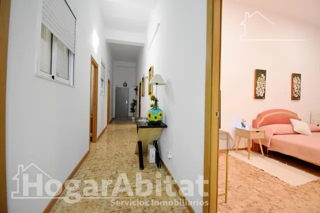 ¡CENTRO DE GANDIA! BAJO MUY AMPLIO CON TERRAZA Y TRASTERO — 47