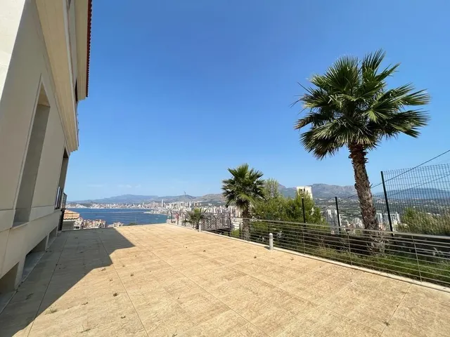 Chalet de lujo en Benidorm, zona Rincón de Loix. — 26