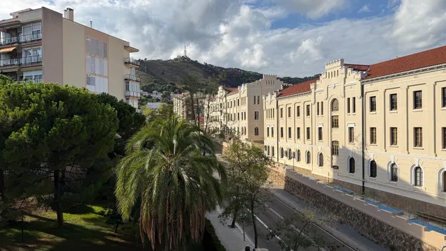 Amplia vivienda de 4 habitaciones con terraza acristalada, chimenea y aparcamiento — 49