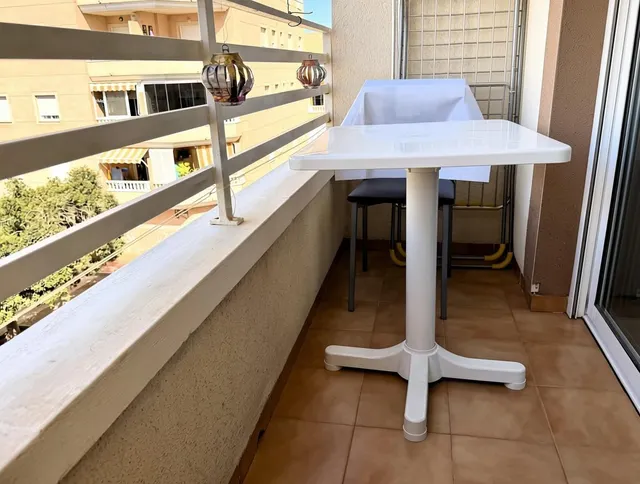 Piso de 2 dormitorios en Torrevieja con vistas al parque — 10