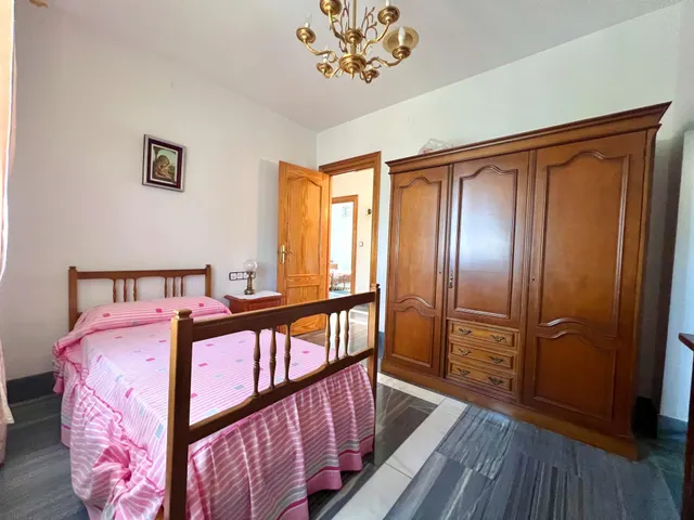 FANTÁSTICO CHALET EN OTURA — 29