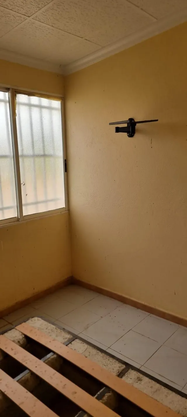 Edificio con piscina — 28