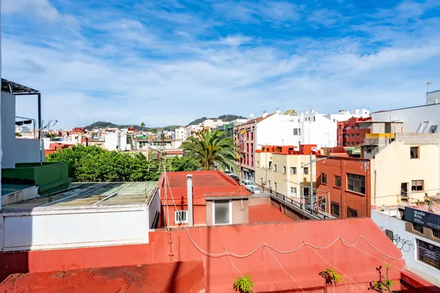 Casa de 4 plantas en zona céntrica de La Laguna · Ideal para inversores y familias numerosas · Muchas posibilidades — 40