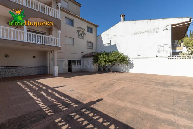Casa pareada en el centro de JUN en esquina. - foto 4