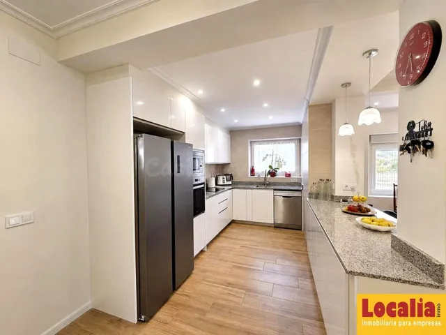 Casa familiar reformada con jardín en Miengo — 12