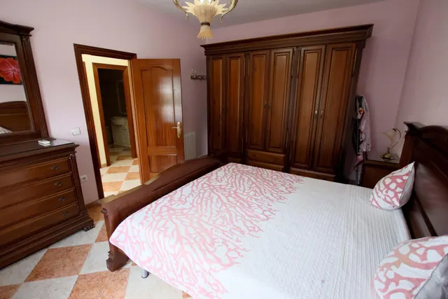 Fantástica casa en Montijo, con amplias estancias, totalmente equipada para entrar a vivir. — 11
