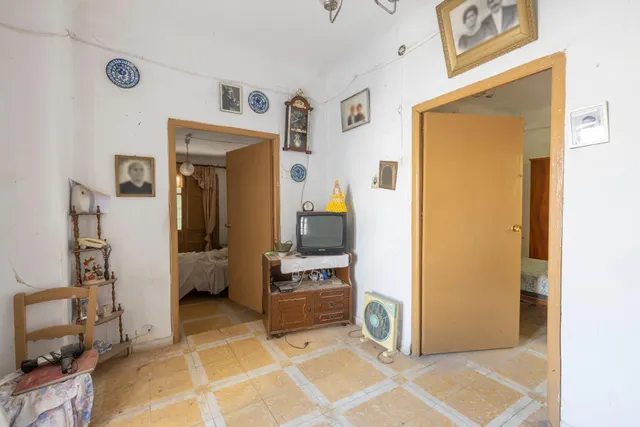 CASA PARA REFORMAR, MÁS TERRENO DE 250M2 — 13