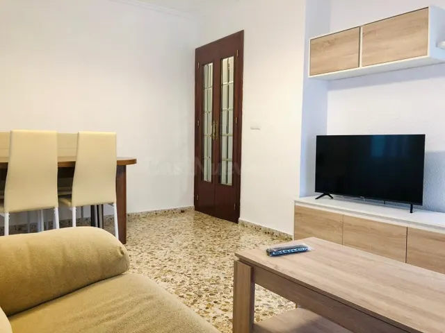 Piso céntrico para alquiler anual en Guardamar - Disponible 