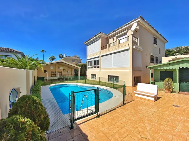 Chalet 6 habitaciones 324m² en venta - Marbella - foto 2
