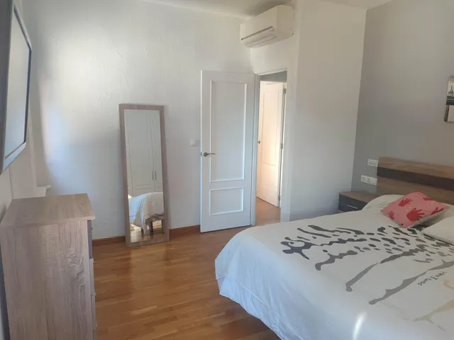 EXCELENTE UNIFAMILIAR CON VAROS AMBIENTES PARA LA FAMILIA — 18