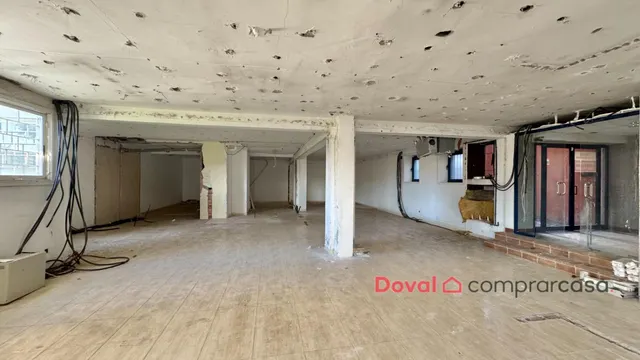 Amplio local comercial en zona Hispanidad – 359 m2, luminoso y con acceso para vehículos — 19