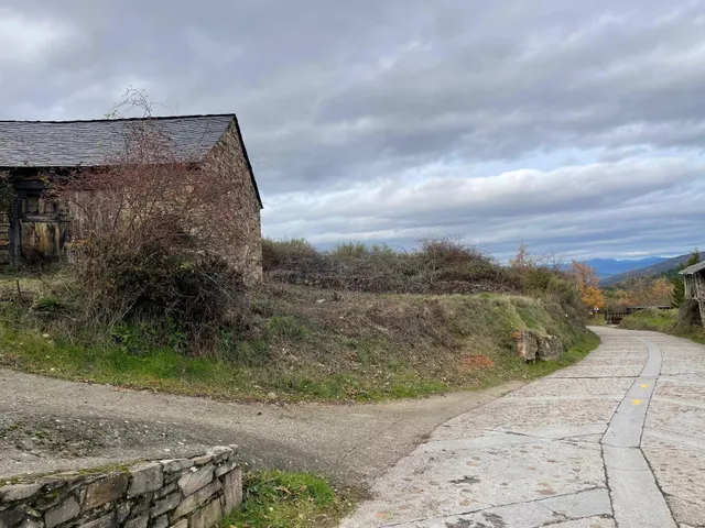 SE VENDE PARCELA URBANA EN EL ACEBO — 4