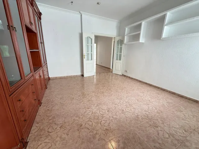 Amplio y Luminoso Piso en Carolinas Bajas, Alicante - foto 3