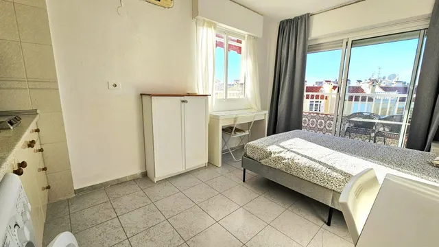 Estudio con piscina. parquing y vista al mar — 18