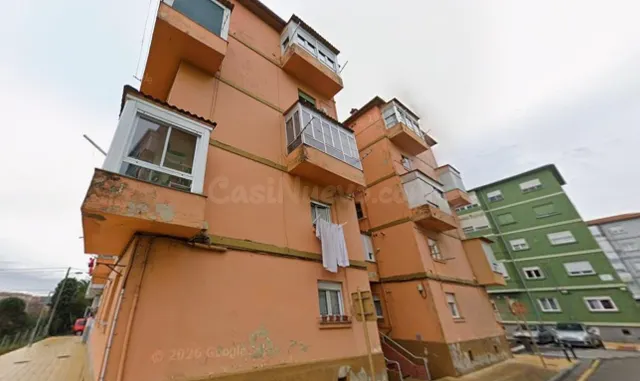 Se vende piso OKUPADO en Calle Río Ebro 9 de Torrelavega (Ca - foto 2