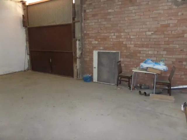 LOCAL COMERCIAL DE MAS DE 300 M2 — 18