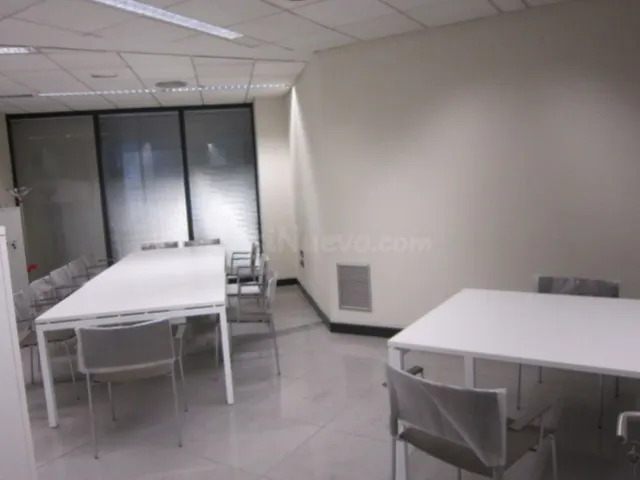 Local comercial 371m² en venta - La Petxina - foto 2