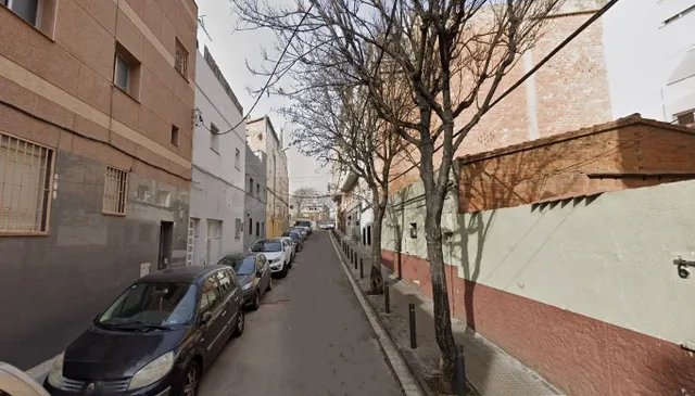 Venta piso en Santa Coloma de Gramenet (Barcelona) - foto 2