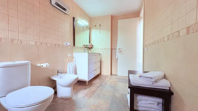Elegància, Espai i Confort en una Casa Exclusiva a Can Font — 11