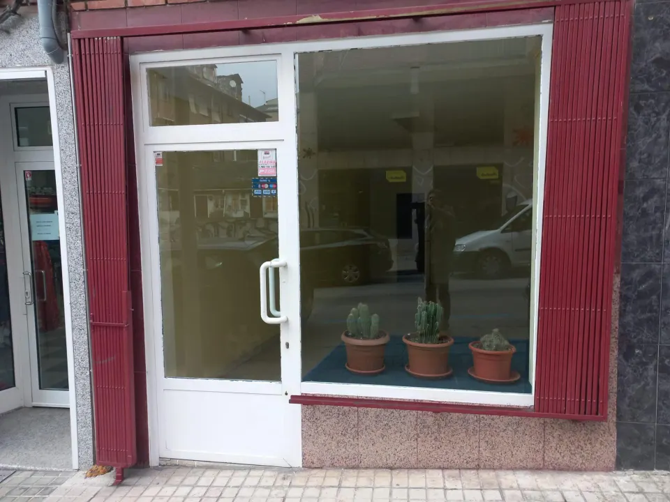 SE ALQUILA LOCAL COMERCIAL CENTRO PONFERRADA