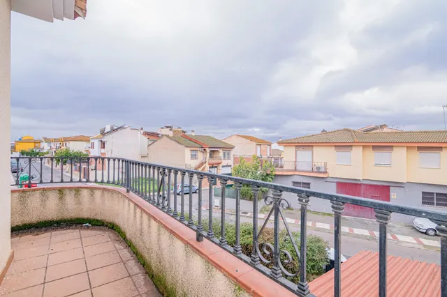 Chalet en venta en la mejor zona de ATARFE — 35