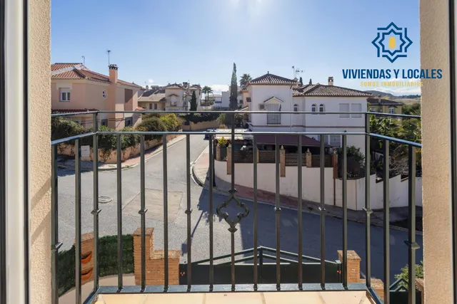 MAGNÍFICO CHALET EN URB. SUEÑOS DE CADIMA, ALHENDIN — 37