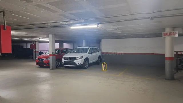 AMPLIA PLAZA DE PARKING EN AVDA. JAUME I - foto 3