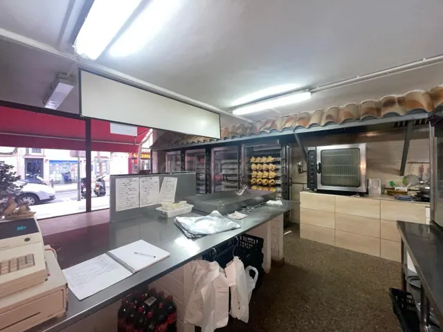 LOCAL EN CALLE SICILIA - foto 3