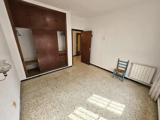 Se vende casa en casco antiguo de Oropesa, detrás del ayuntamiento. Casa con fachada a 3 calles — 13