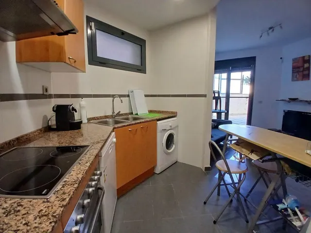 Apartamento con terraza, piscina y 2 plazas de parking — 6