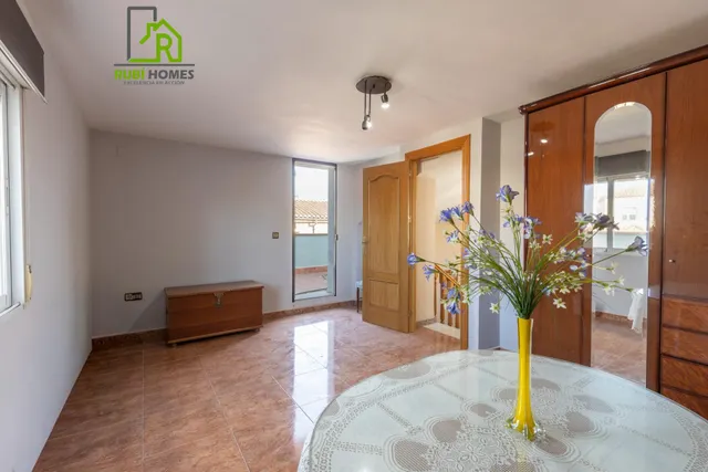 Casa independiente a 5 minutos de Granada en buen estado para entrar a vivir — 43