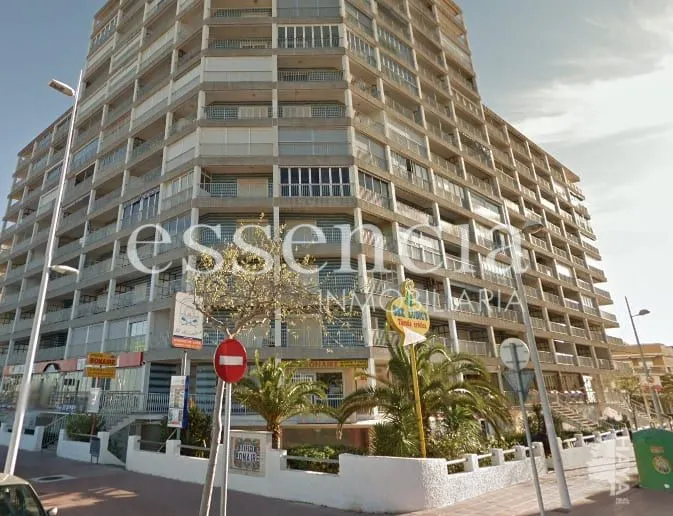 Local comercial en 1era. linea de Playa de Gandía
