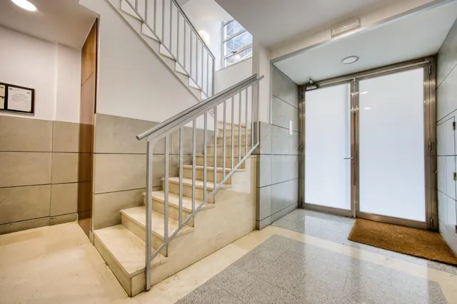 AMPLIA VIVIENDA EN PLENO CENTRO CON PATIO PRIVADO | ¡LISTA P