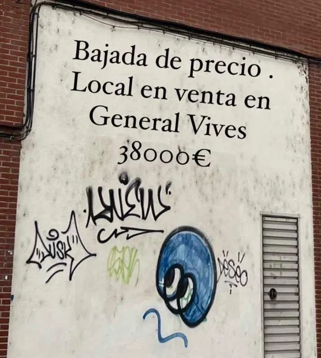 SE VENDE LOCAL EN GENERAL VIVES  29, CERCANO AL PARQUE . — 3