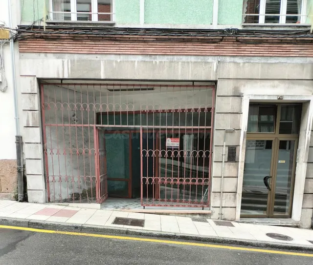 SE VENDE LOCAL CENTRICO A REFORMAR PARA CUALQUIER ACTIVIDAD  - foto 4