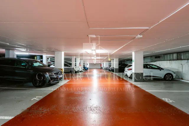 Gamarra Iturregui Consultores Inmobiliarios vende acogedora vivienda listo para entrar a vivir con garaje opcional en pleno Casco Viejo de Bermeo junto al Puerto. — 16