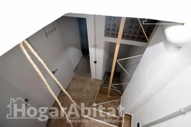 ¡UBICACIÓN EXCELENTE! CASA REFORMADA, ACOGEDORA Y LUMINOSA CON DOS TERRAZAS — 26