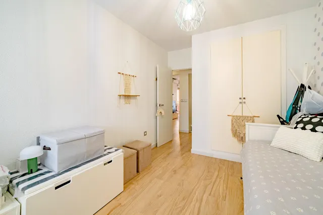 ESPECTACULAR VIVIENDA REFORMADA, TOTALMENTE EXTERIOR, CON BALCÓN Y ASCENSOR A COTA 0 JUNTO A LOS JARDINES DEL TURIA — 25