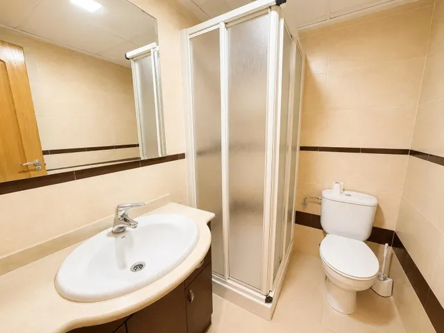 Ático dúplex con vistas frontales al mar y amplio solárium en Guardamar del Segura — 21
