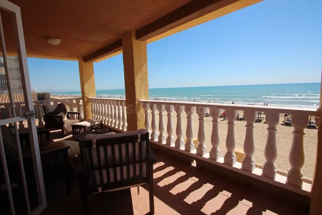 Espectacular chalet con acceso desde la playa de Guardamar d - foto 3