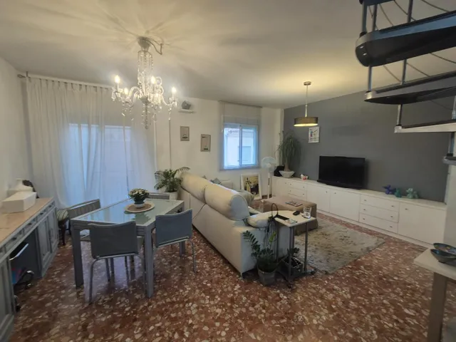 Magnifico piso tipo duplex con amplia terraza con piscina y trastero en villafranca!!! — 13