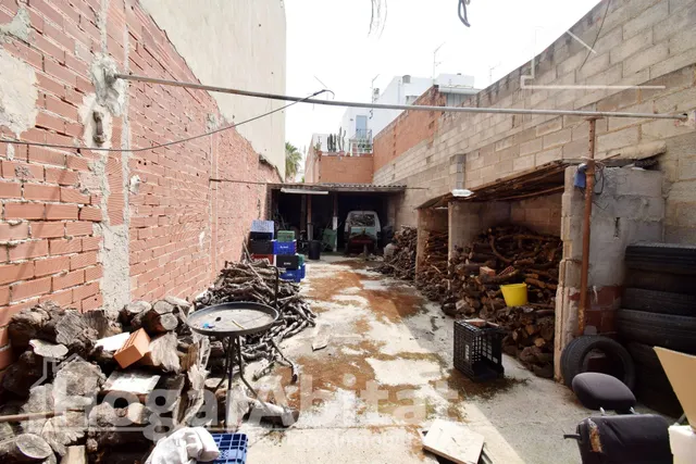 TERRENO URBANO CON MUCHAS POSIBILIDADES — 7