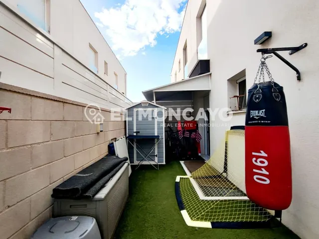 Fantástico chalet independiente con piscina privada en Gran Alacant, Alicante, Costa Blanca — 7
