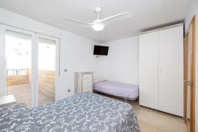 Dúplex de 4 dormitorios con vistas al mar, terraza y piscina en Velilla-Taramay — 38