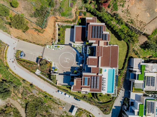 VILLA DE LUJO EN URBANIZACIÓN LA QUINTA, BENAHAVIS — 41