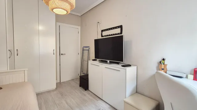 PISO VENTA SALAMANCA. Urbis te ofrece un piso reformado en venta en Garrido Sur, Salamanca. — 27