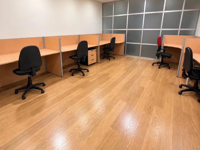 Amplio local comercial de 250 m2 acondicionado como oficinas en Avenida de Alicante, Altabix – Elche — 8