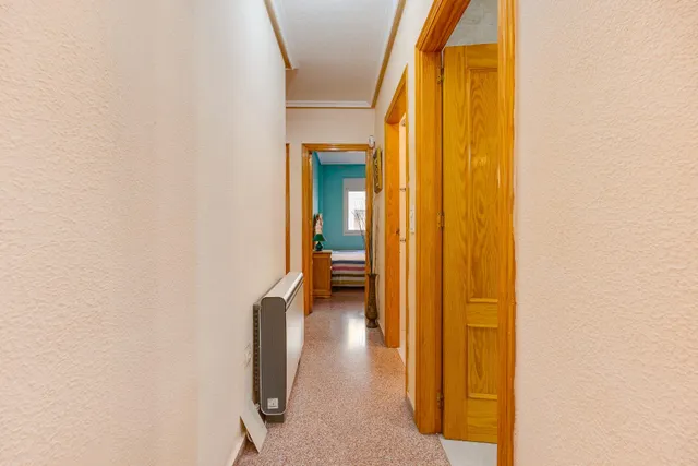 Amplio apartamento de 4 dormitorios en el corazón de Torrevieja — 33
