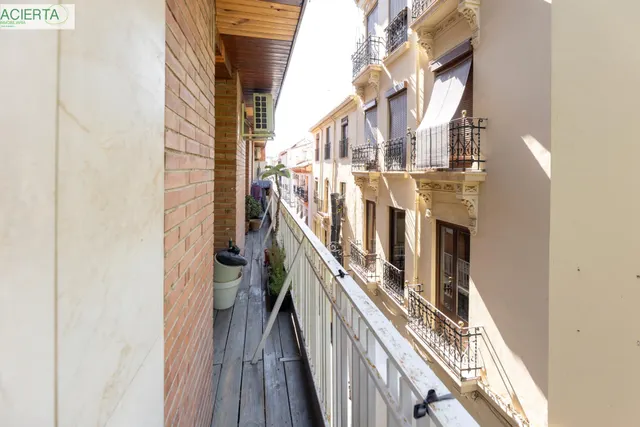 ✨ EXCLUSIVA VIVIENDA REFORMADA EN PLAZA MARIANA PINEDA — 30
