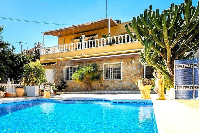 Maravilloso chalet pareado (aprox. 130 m2 + terrazas y garaj